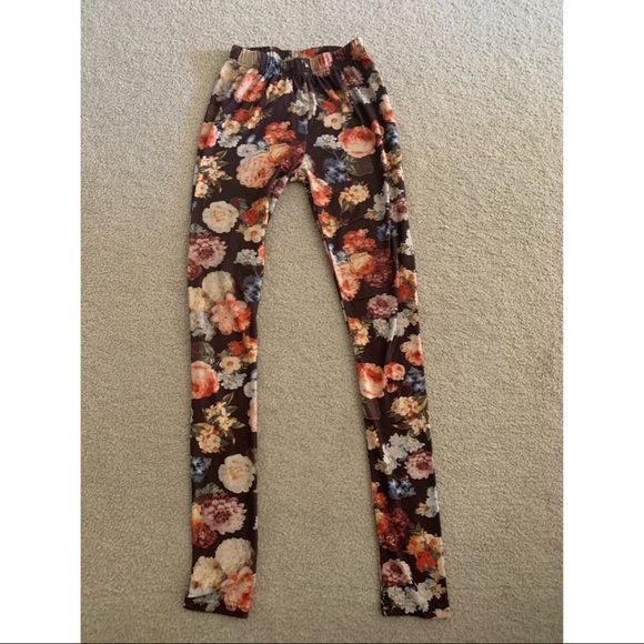 Brandy Melville Pants - Soft Floral Leggings